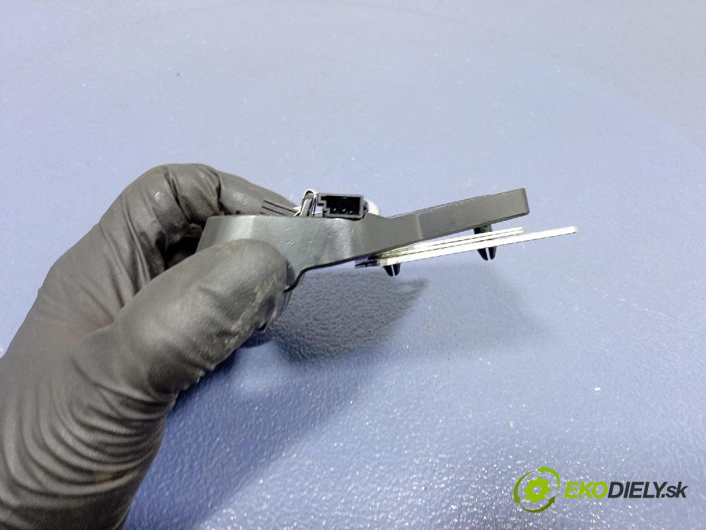 Nissan Micra 2006 Strecha: 8200220670