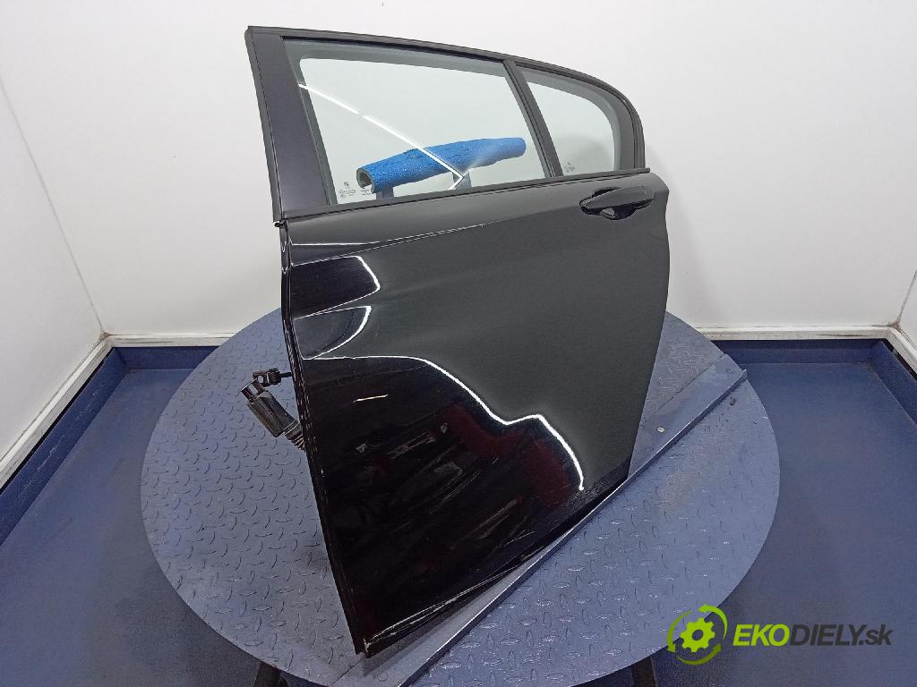 Bmw Seria 1 2014 dvere zad Vľavo: