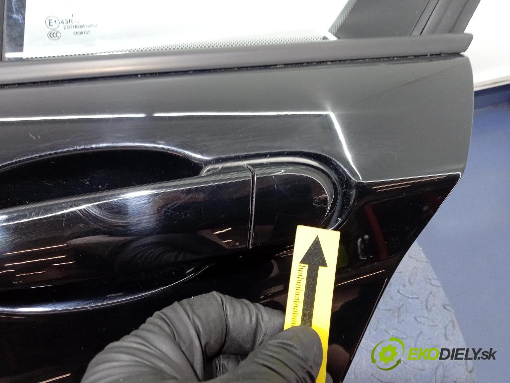 Bmw Seria 1 2014 dvere zad Vľavo: