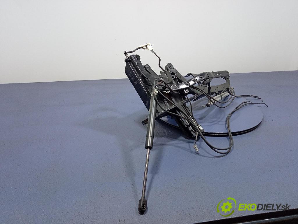 Nissan Micra 2006 strecha E11A402271