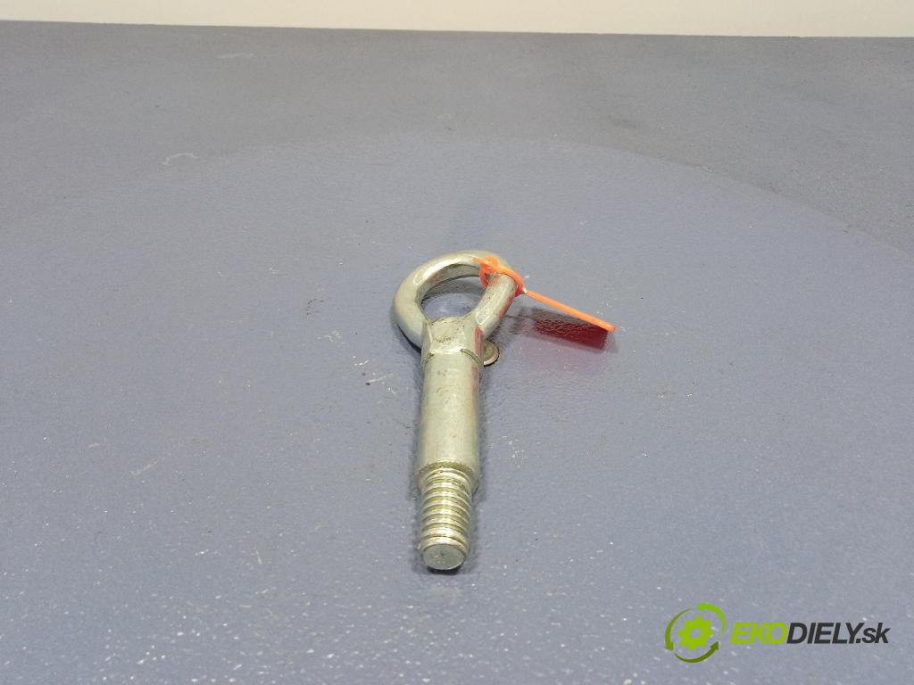 Bmw Seria 1 2014 uchyt Vlečenie: