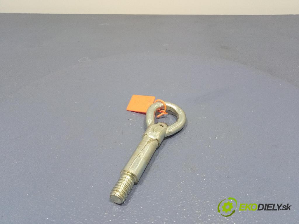 Bmw Seria 1 2014 uchyt Vlečenie: 