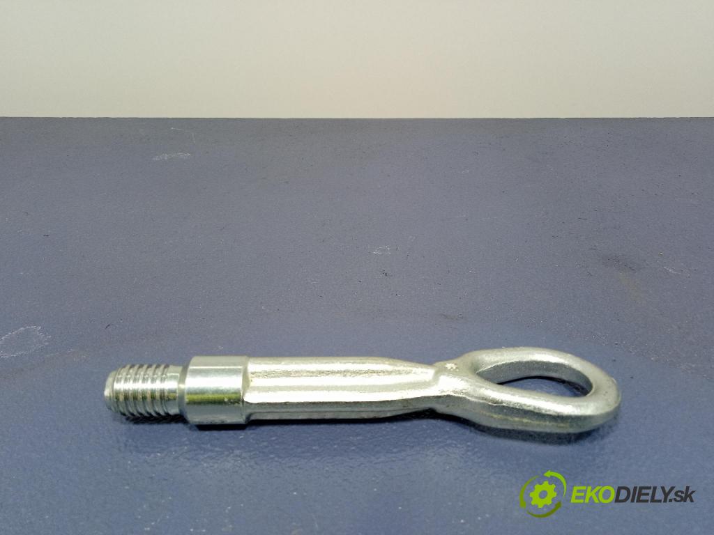 Bmw Seria 1 2014 uchyt Vlečenie: