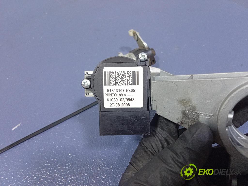 Fiat Punto 2008 Spínač zapaľovania: 51813197