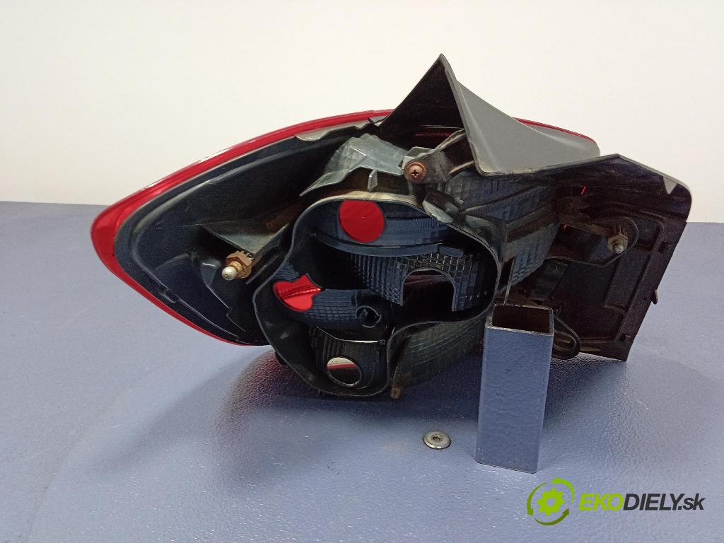 Bmw Seria 1 2014 svetlo / reflektor zad Prava: Vonkajsia: 7297020