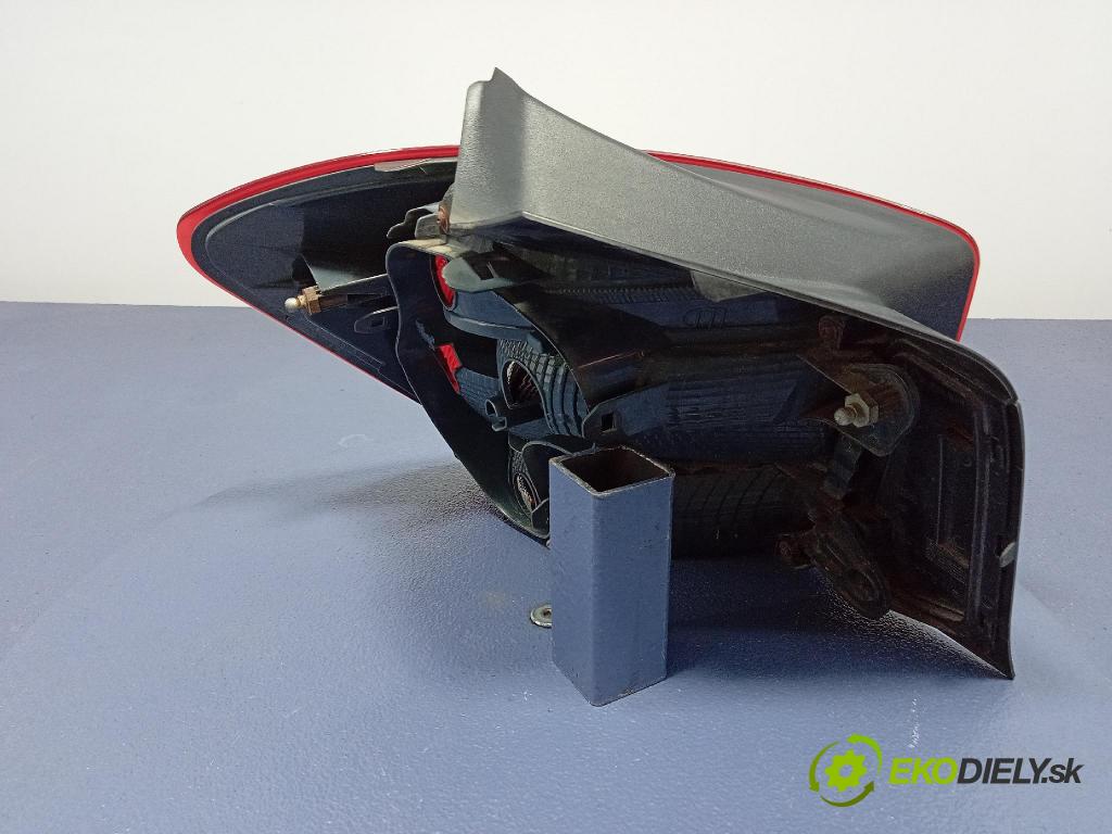 Bmw Seria 1 2014 svetlo / reflektor zad Prava: Vonkajsia: 7297020