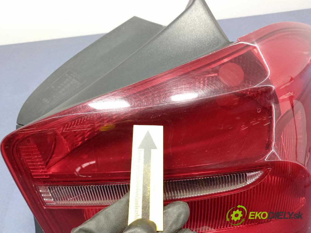 Bmw Seria 1 2014 svetlo / reflektor zad Prava: Vonkajsia: 7297020