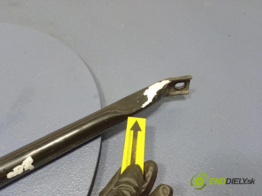 Bmw Seria 1 2014 výstuha Predné: / pas predný 7245789