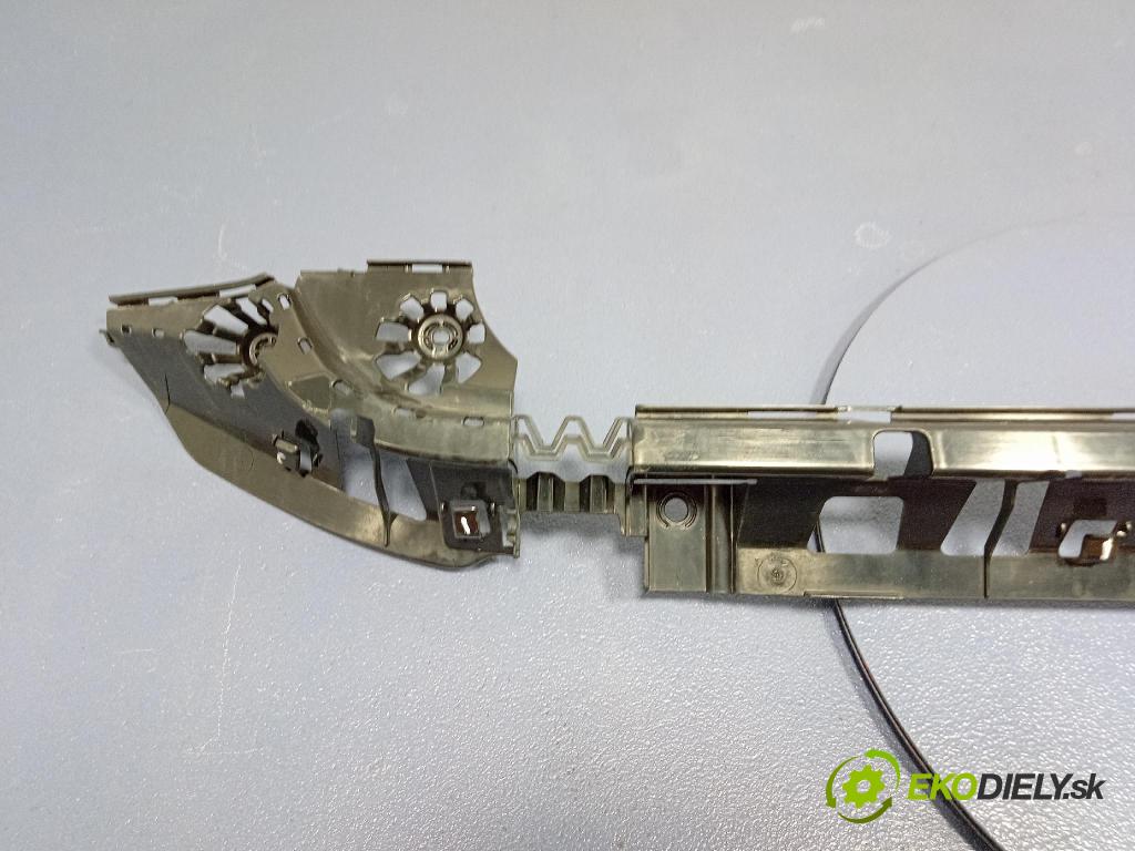 Bmw Seria 1 2014 Upevnenie: narazník 7240953