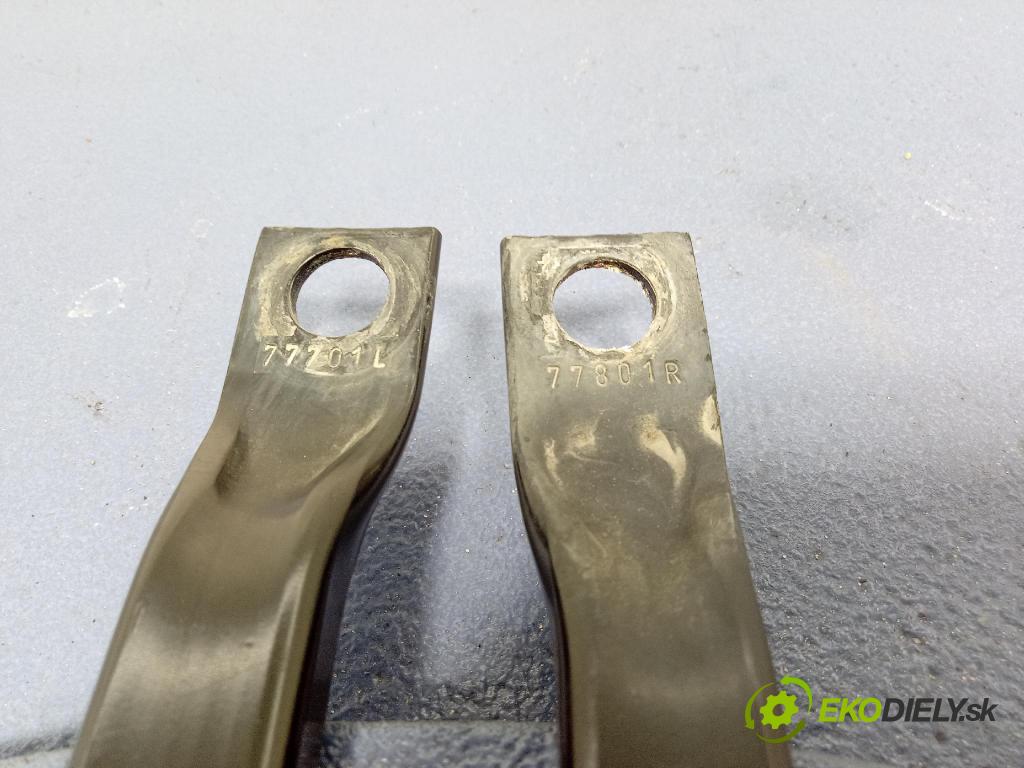 Bmw Seria 1 2014 výstuha Predné: / pas predný 77801R