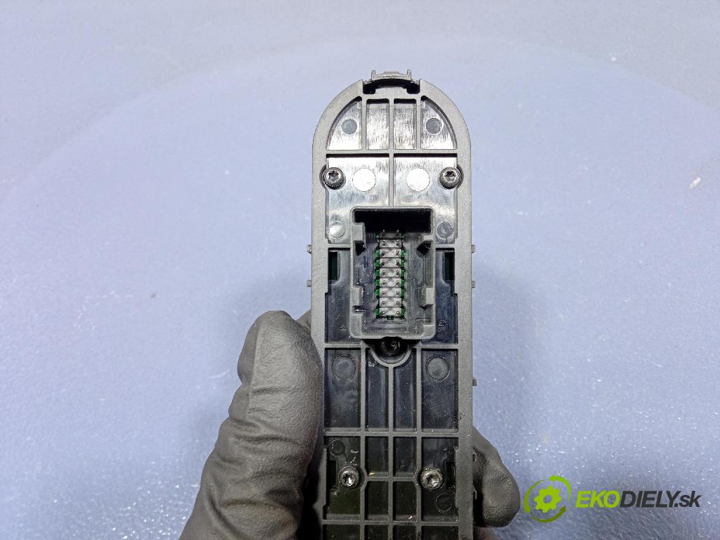 Alfa romeo 159 2006 prepínač Okná: