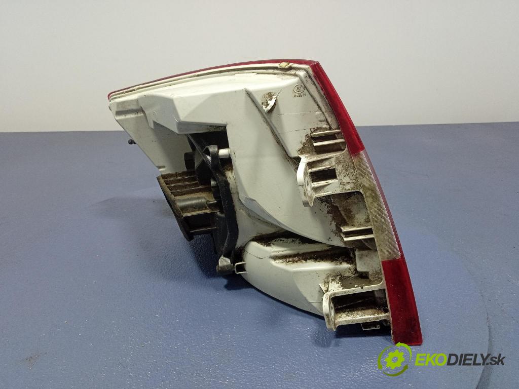 Skoda Octavia 2017 svetlo / reflektor zad Prava: Vonkajsia: 01