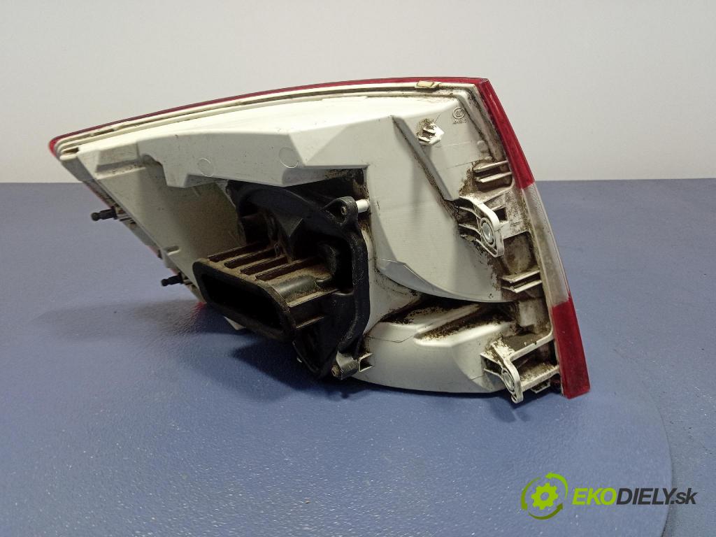 Skoda Octavia 2017 svetlo / reflektor zad Prava: Vonkajsia: 01