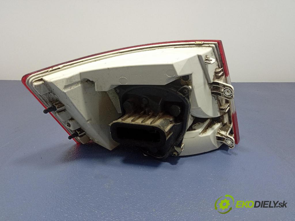 Skoda Octavia 2017 svetlo / reflektor zad Prava: Vonkajsia: 01