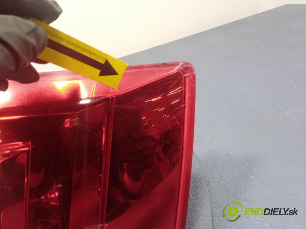 Skoda Octavia 2017 svetlo / reflektor zad Prava: Vonkajsia: 01