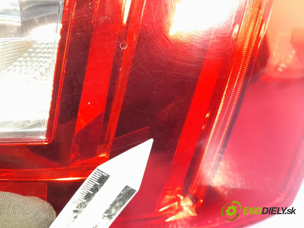 Skoda Octavia 2017 svetlo / reflektor zad Prava: Vonkajsia: 01