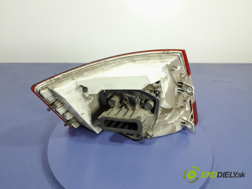 Skoda Octavia 2017 svetlo / reflektor zad Prava: Vonkajsia: 01