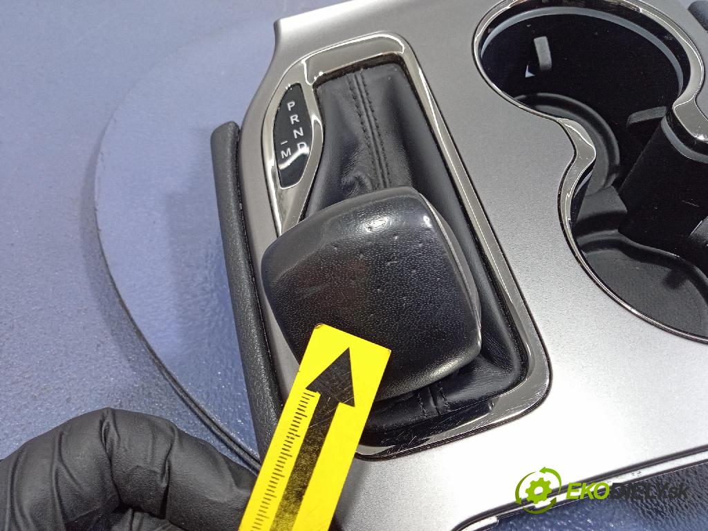 Jeep Grand Cherokee 2020 lišta Dekoratívne: Vnútri: 5VK203A5AF