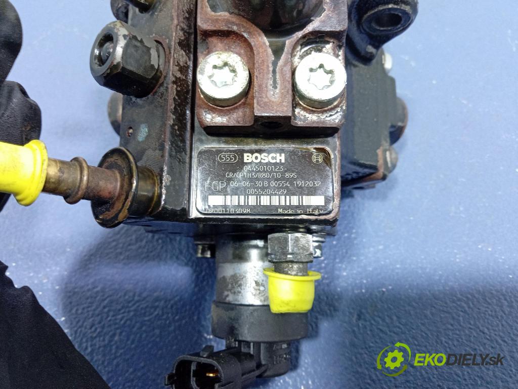 Alfa romeo 159 2006 čerpadlo Injekcia: 0055204429