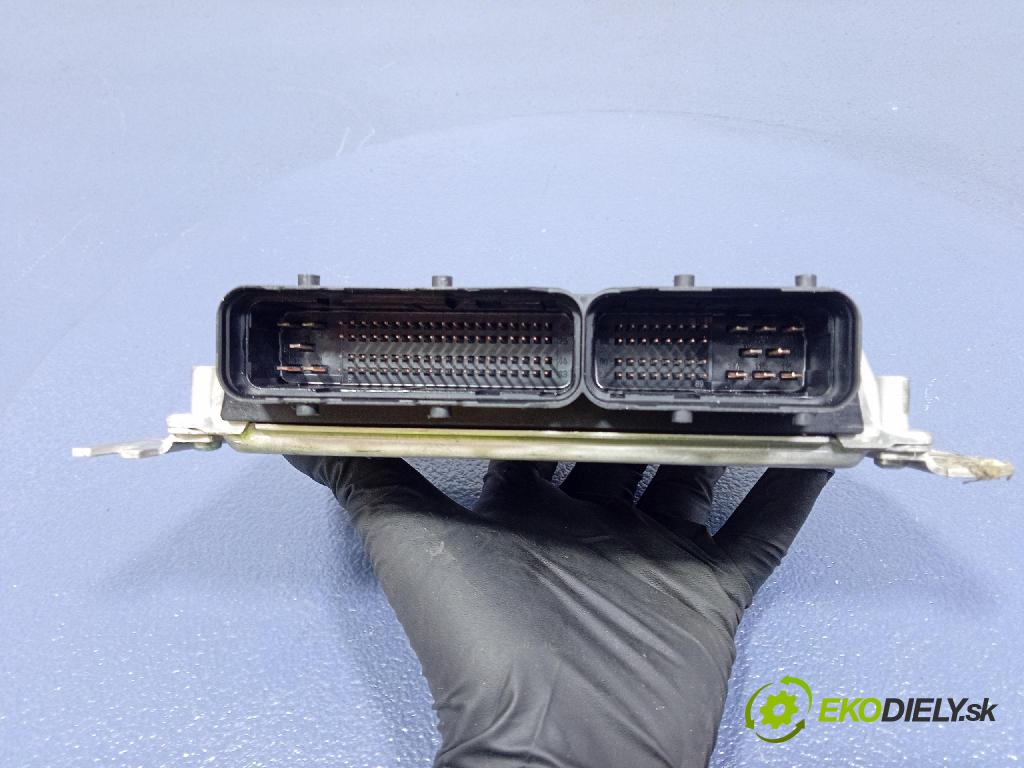 Hyundai Tucson 2004 řídící jednotka Motor: 39104-27300