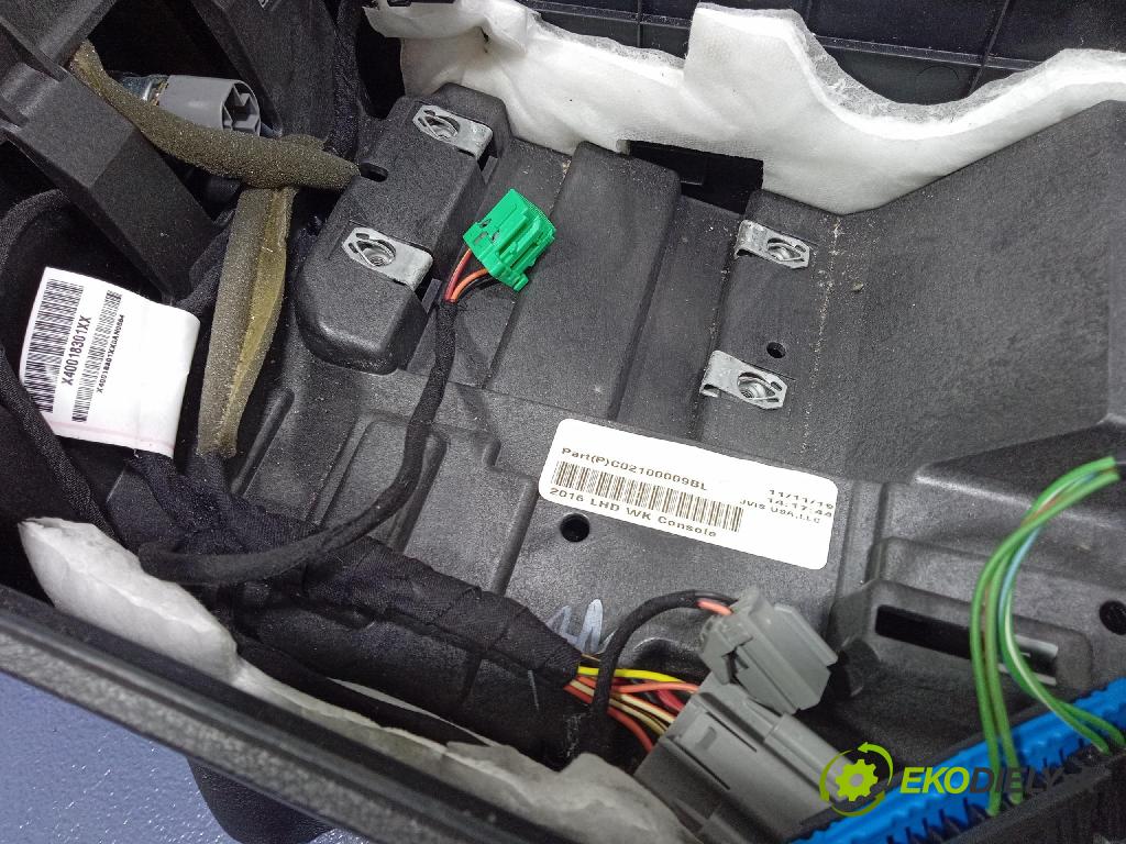 Jeep Grand Cherokee 2020 tunel Stredný: C02100009BL