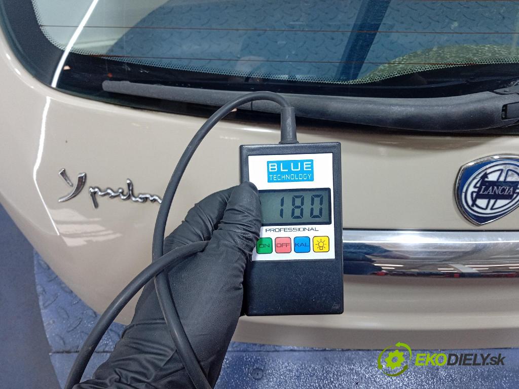 Lancia Ypsilon 2007 zadna dveře kufra: kufra: