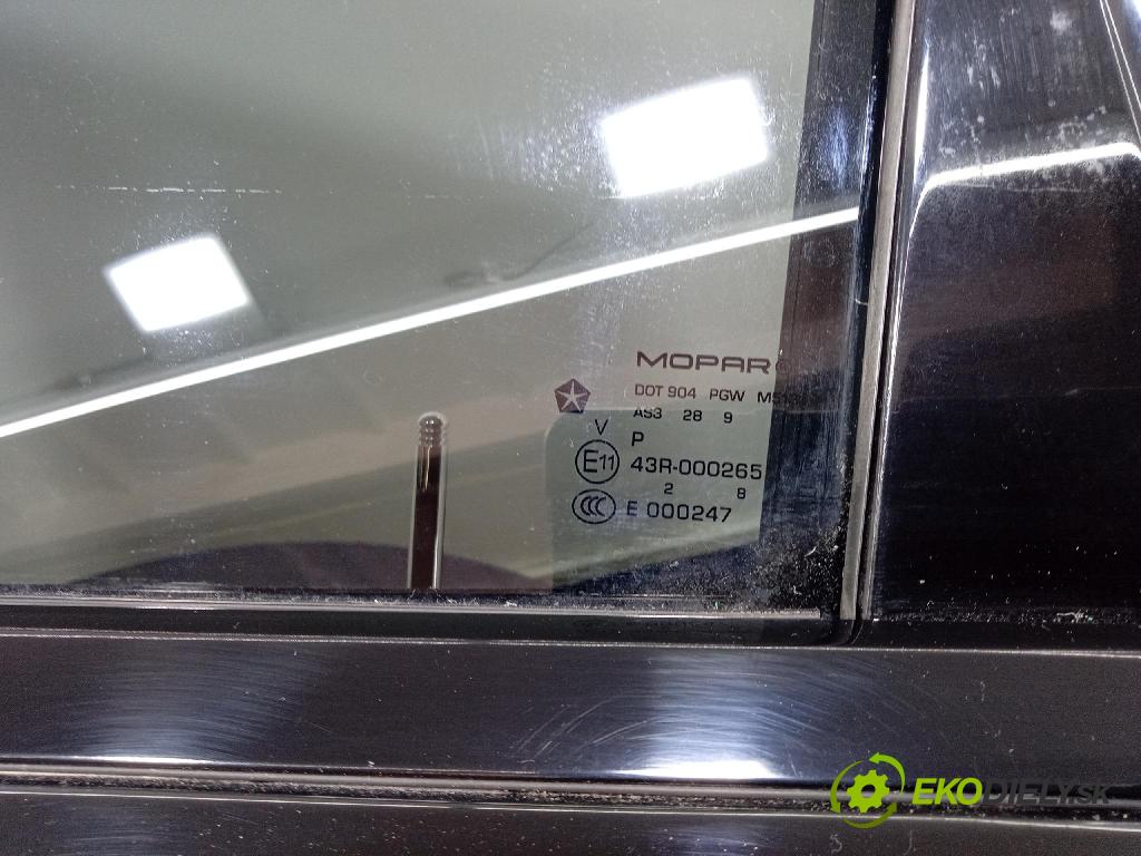 Jeep Grand Cherokee 2020 dvere zad Vľavo: