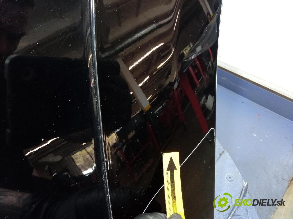 Jeep Grand Cherokee 2020 dvere zad Vľavo: