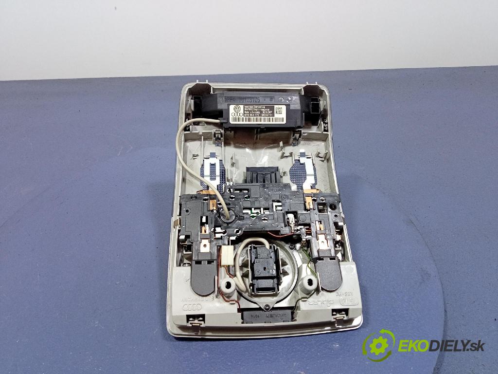 Audi A3 2007 Svietidlá: Vnútri: 8P0951177