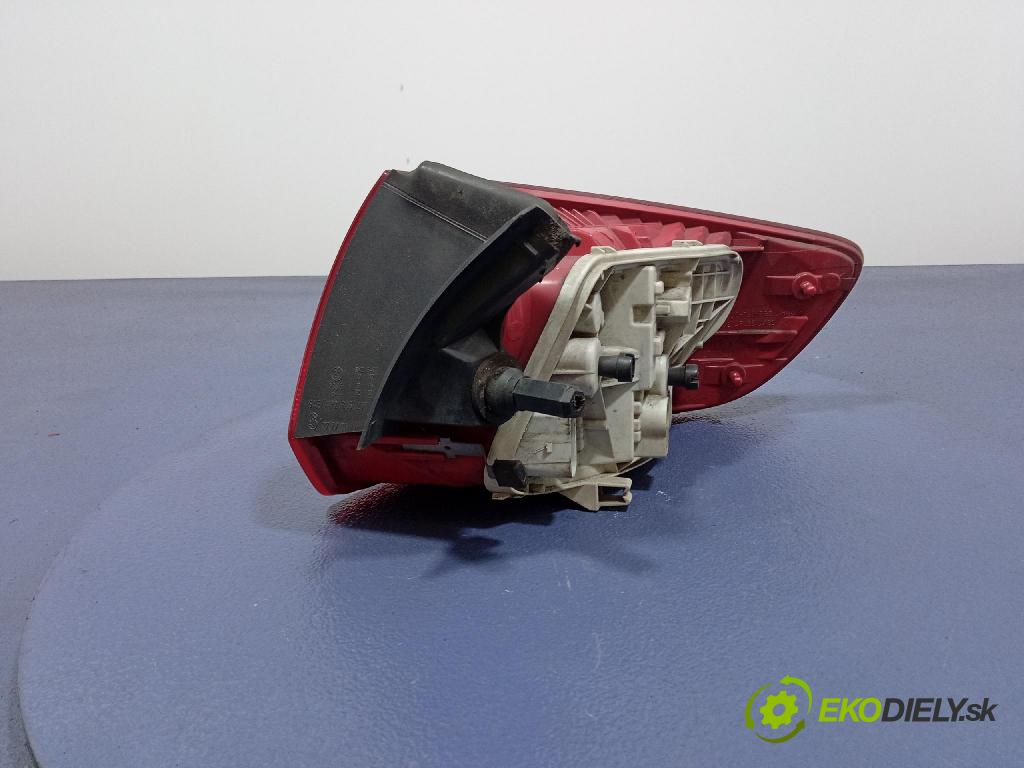 Audi A3 2007 svetlo / reflektor zad ľavá Vonkajsia: 8P4945095C