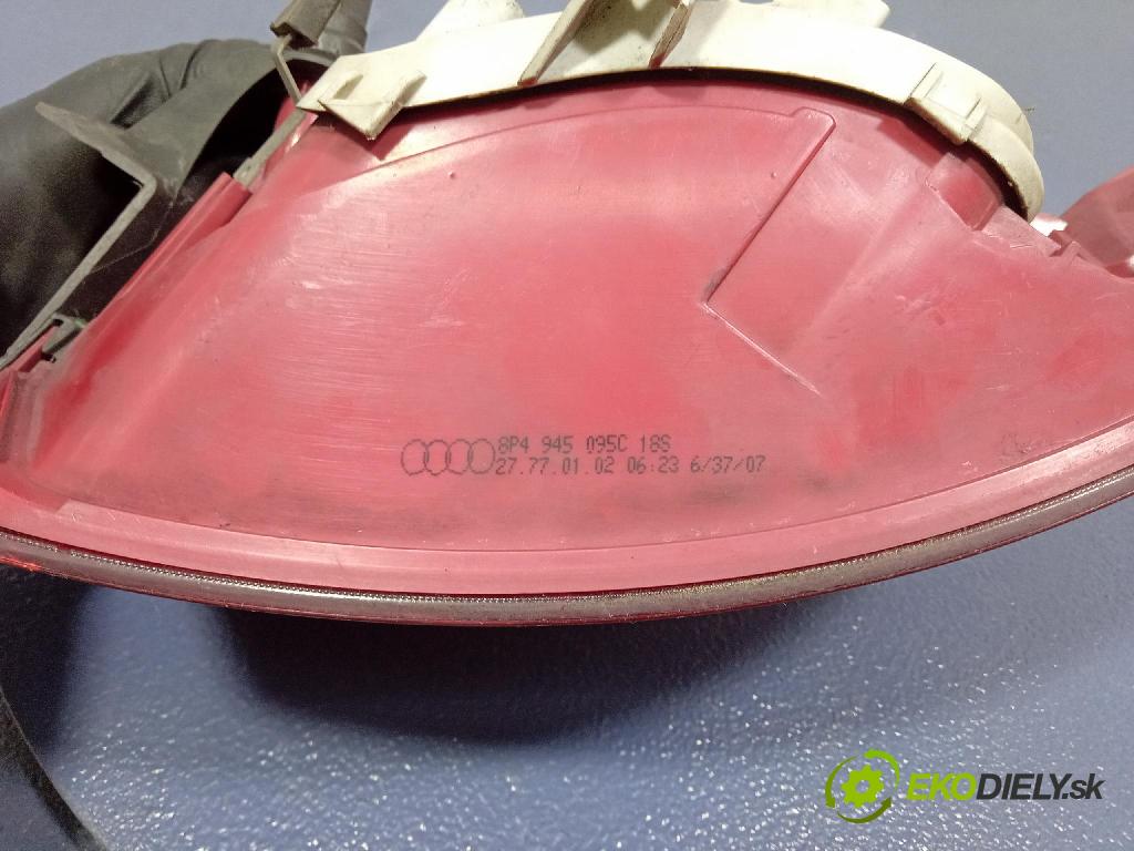 Audi A3 2007 svetlo / reflektor zad ľavá Vonkajsia: 8P4945095C
