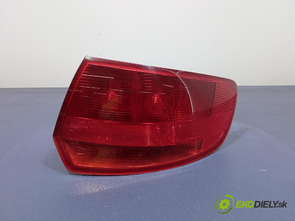 Audi A3 2007 svetlo / reflektor zad Prava: Vonkajsia: 8P4945096C