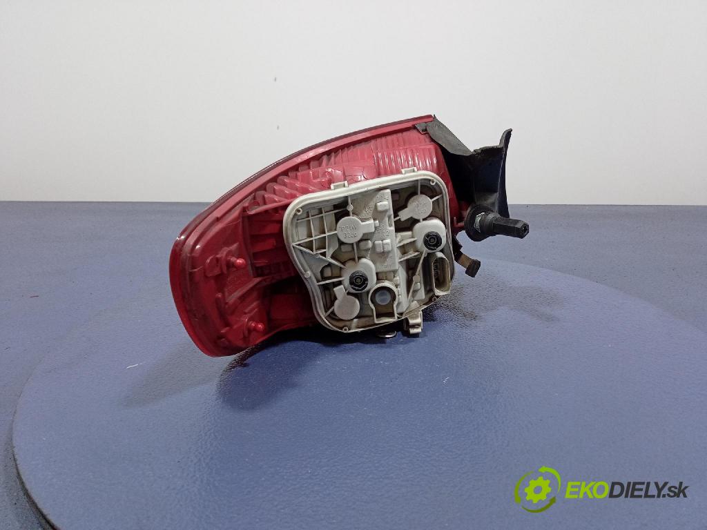 Audi A3 2007 svetlo / reflektor zad Prava: Vonkajsia: 8P4945096C