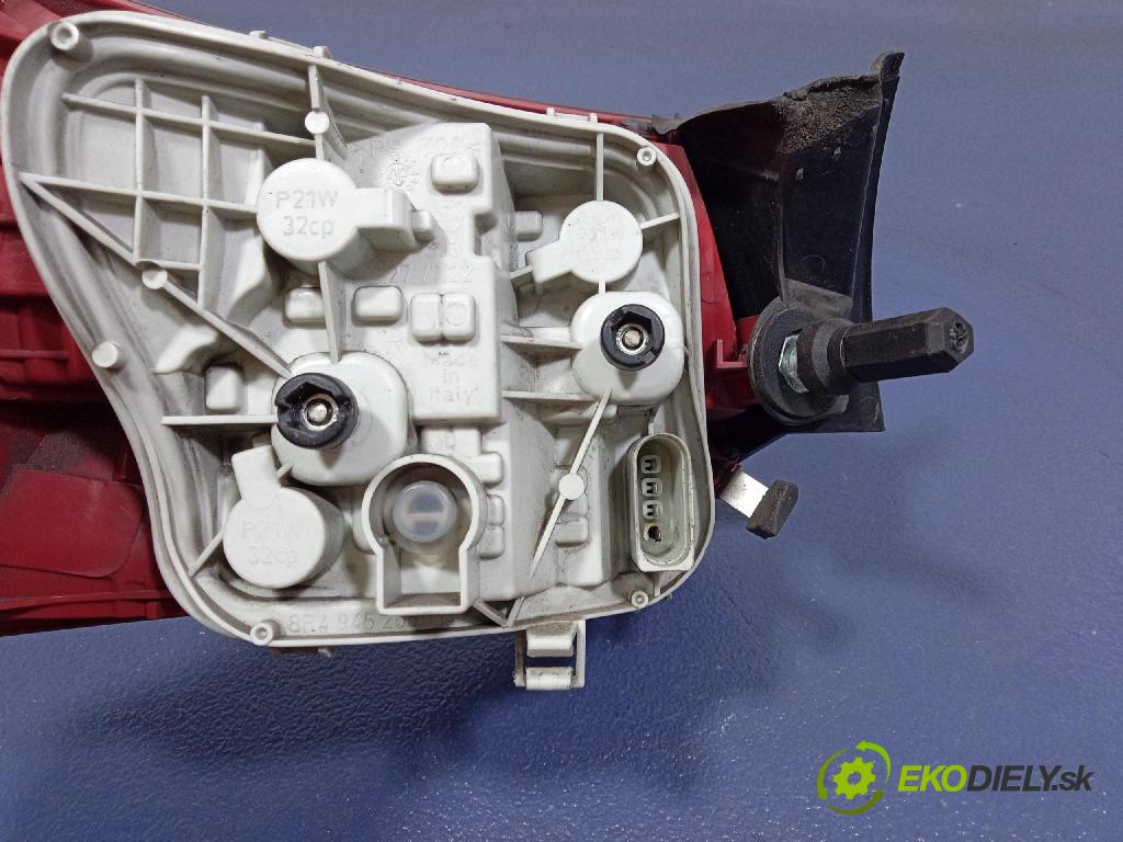 Audi A3 2007 svetlo / reflektor zad Prava: Vonkajsia: 8P4945096C