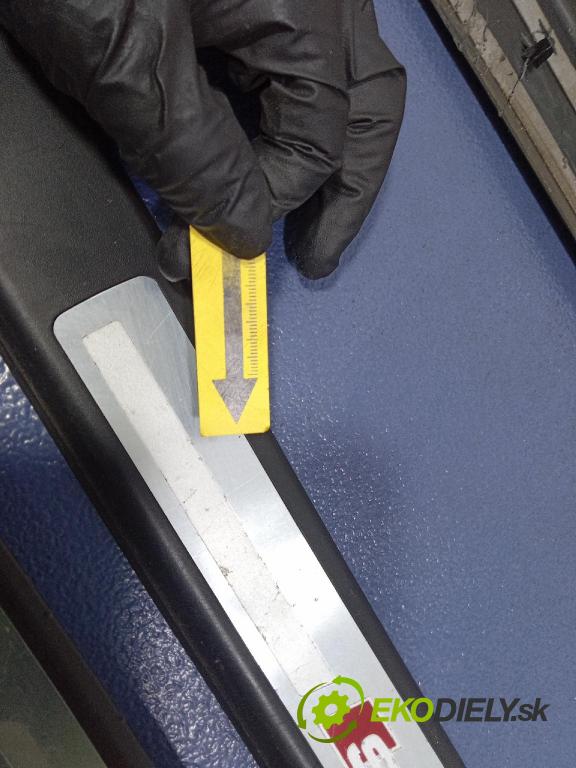 Audi A3 2007 lišta Práh: 8P4853491F