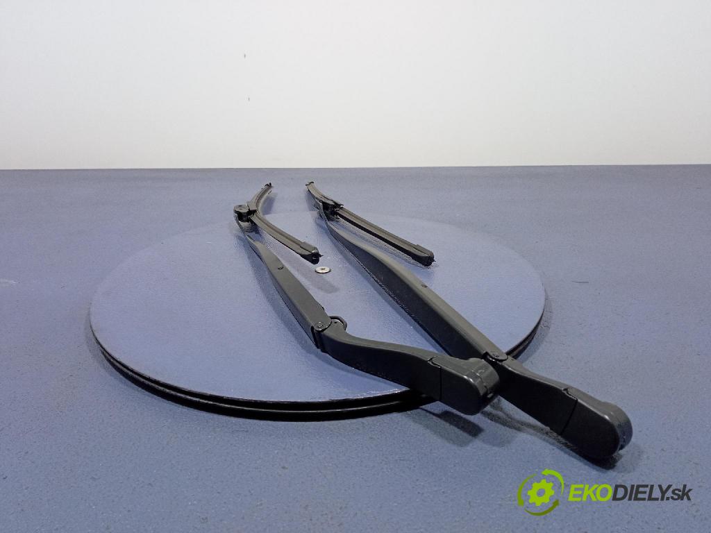 Jeep Grand Cherokee 2020 Rameno: Stierače: Predné