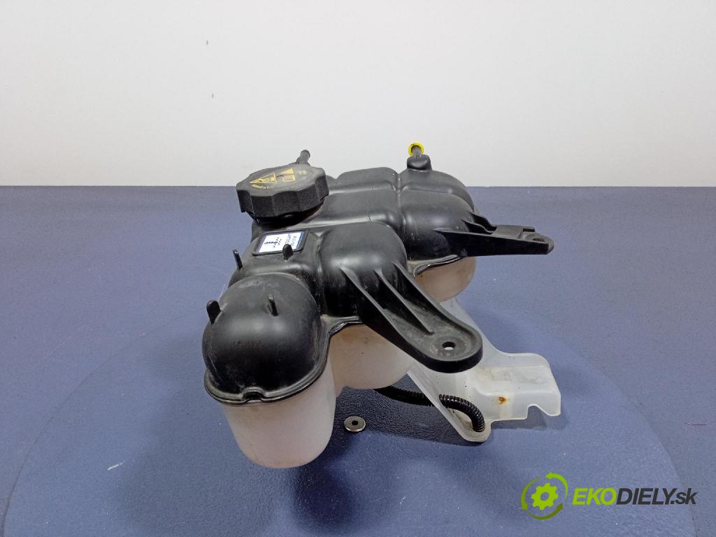 Jeep Grand Cherokee 2020 nádržka Kompenzačné: LTAM2035