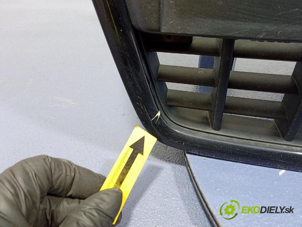 Audi A3 2007 miežka / Gril: 8P4853651A