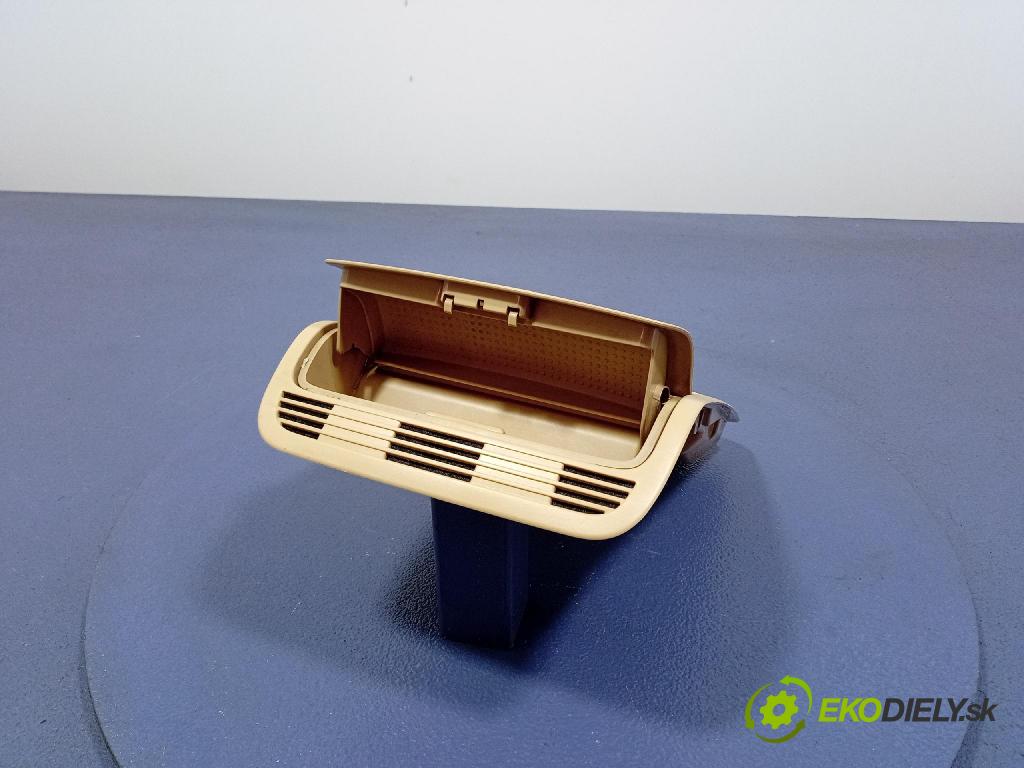 Vw Passat 2006 Svietidlá: Vnútri: 3C0867489B