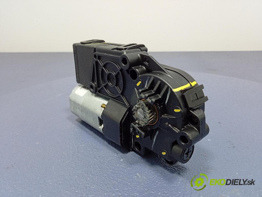 Jeep Grand Cherokee 2020 Střešní okno: 30020271L