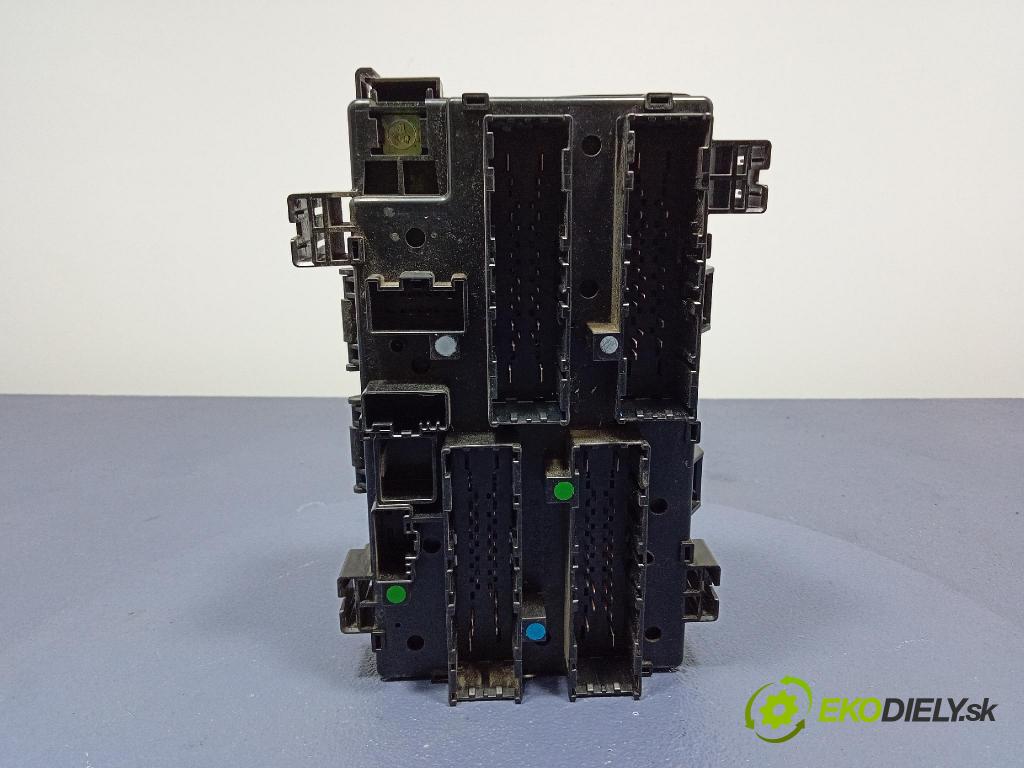 Jeep Grand Cherokee 2020 skrinka Poistky: 68425203AB