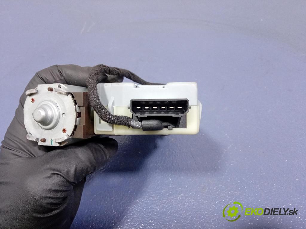 Audi A3 2007 Střešní okno: 8P4959591