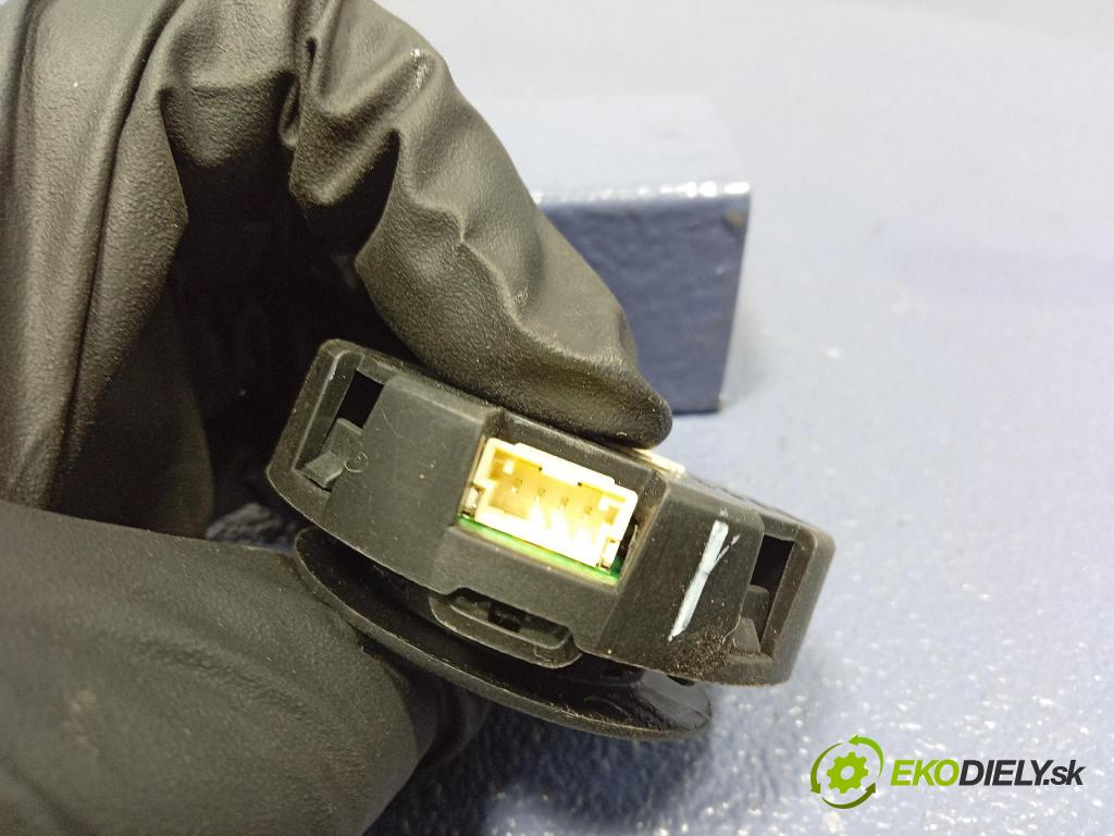 Jeep Grand Cherokee 2020 Svietidlá: Vnútri: 6CE20DX9AA