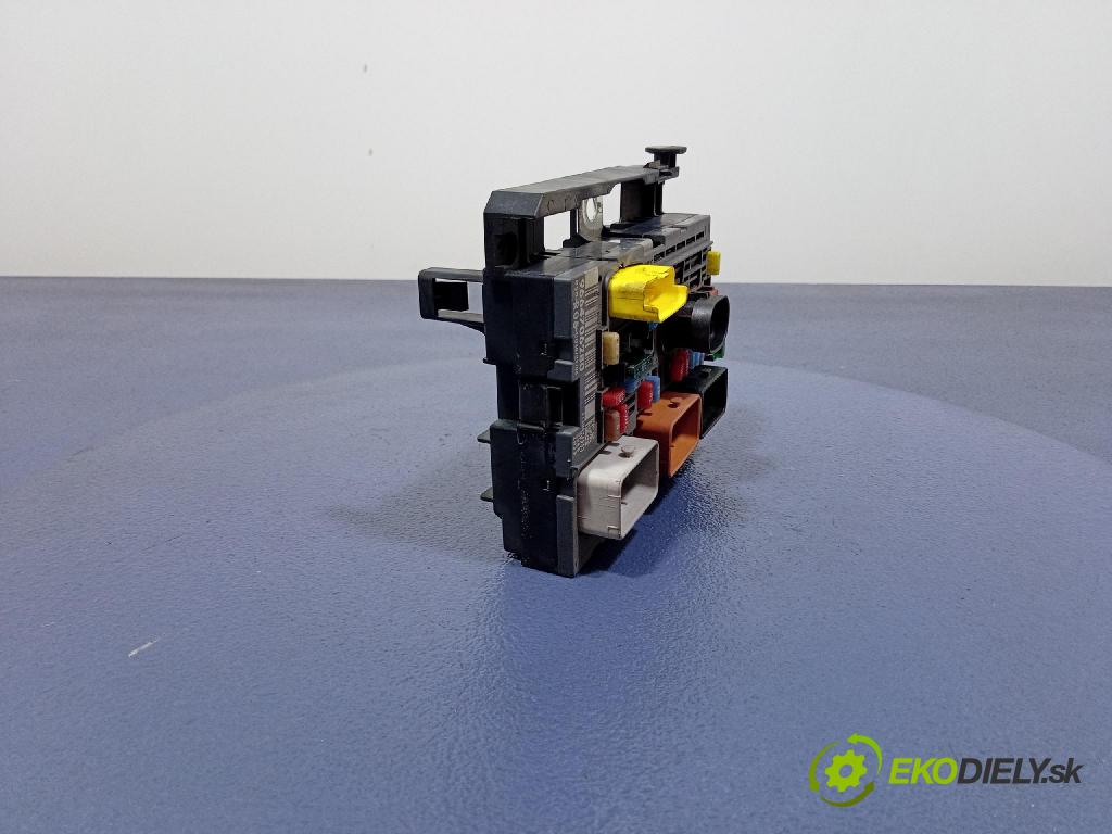 Citroen C4 2008 skrinka Poistky: 9664706280