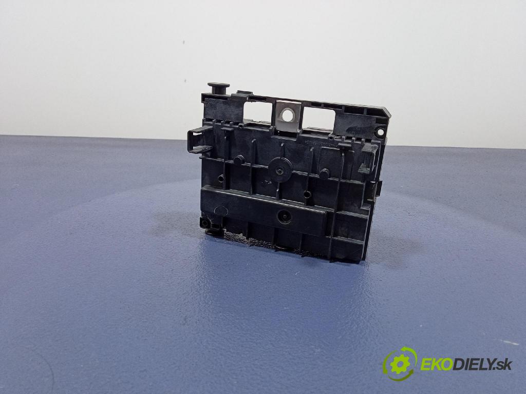 Citroen C4 2008 skrinka Poistky: 9664706280