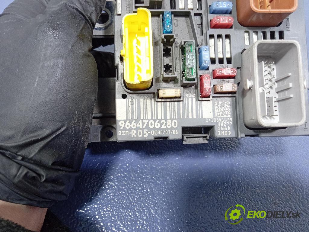 Citroen C4 2008 skrinka Poistky: 9664706280