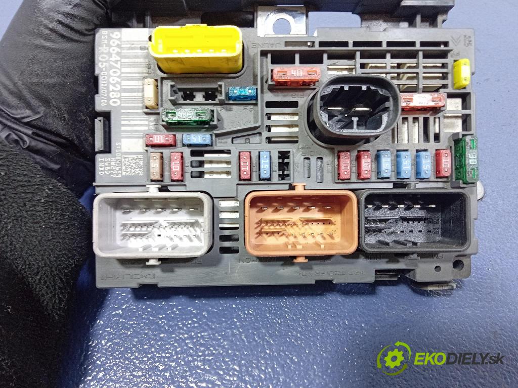 Citroen C4 2008 skrinka Poistky: 9664706280