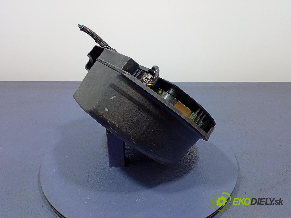 Mazda 6 2005 Mluvčí: / Subwoofer: GJ5A66960