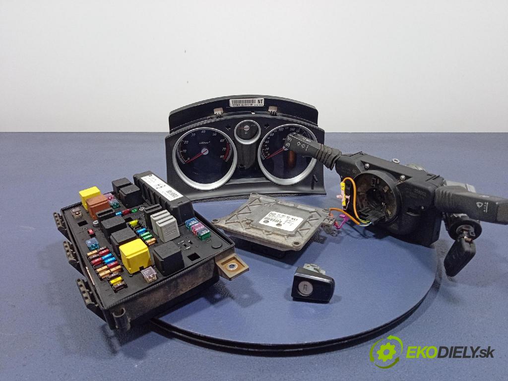 Opel Zafira 2006 riadiaca jednotka Motor: 12992406