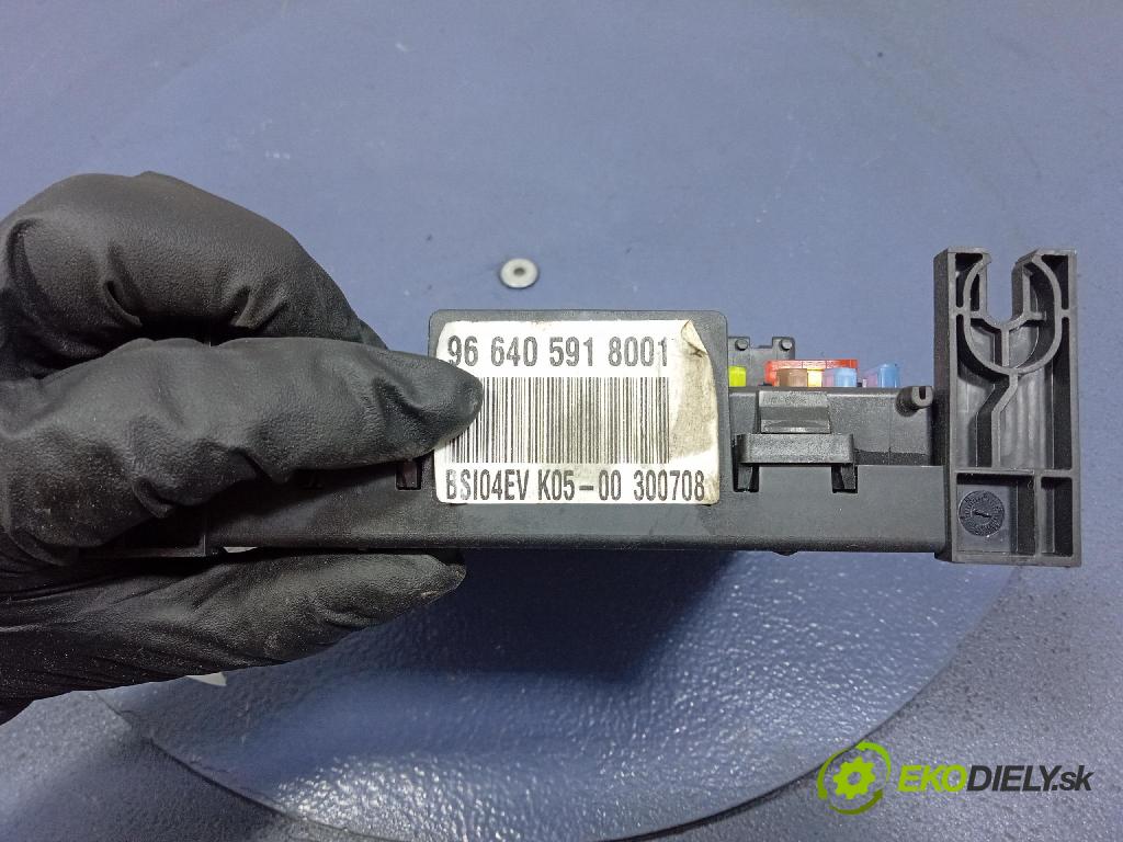 Citroen C4 2008 skrinka Poistky: 9664059180